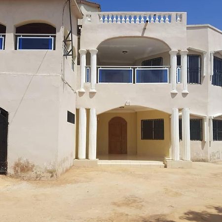 Touray Guest House Old Yundum ภายนอก รูปภาพ